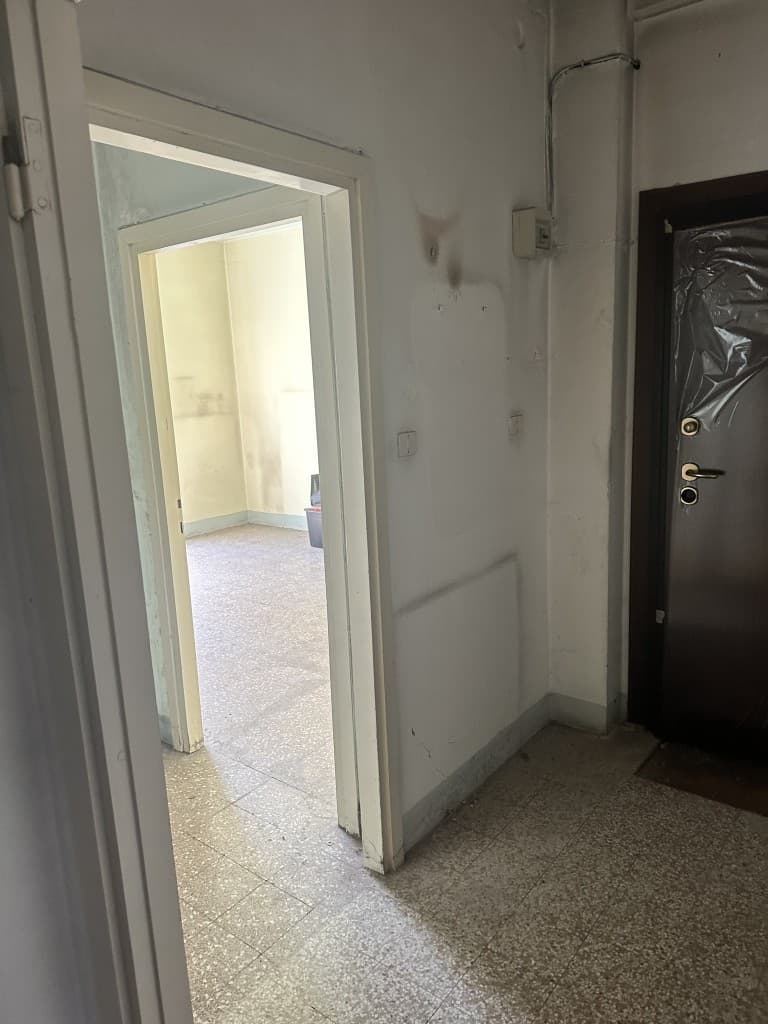 Vista della sala con soffitto ribassato e nuove velette